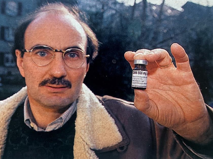 Felix Gutzwiller als Präsident der AG Drogenpolitik im Jahr 1990
